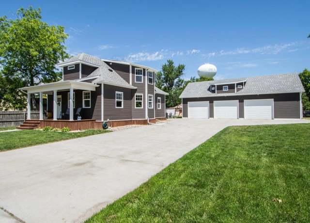 Property at 406 1 Ave SE, Dilworth, MN 56529, 3 beds, 2 baths