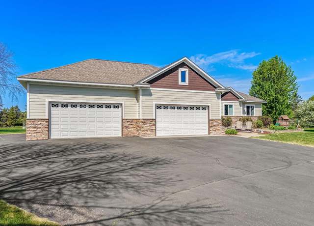 Property at 914 NE 207th Ave NE, East Bethel, MN 55011, 4 beds, 4 baths