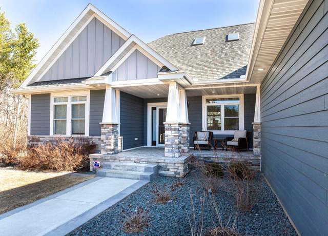 Property at 647 Packer Dr, Hudson, WI 54016, 5 beds, 4 baths