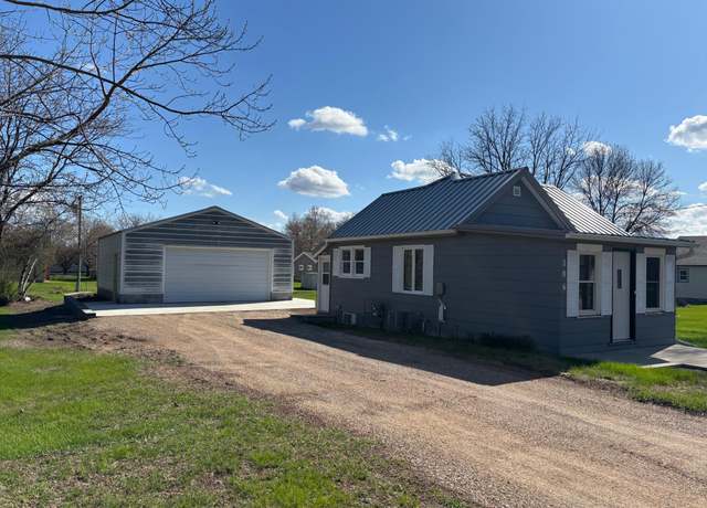Property at 706 3rd Ave N, Lakefield, MN 56150, 1 bed, 1 bath