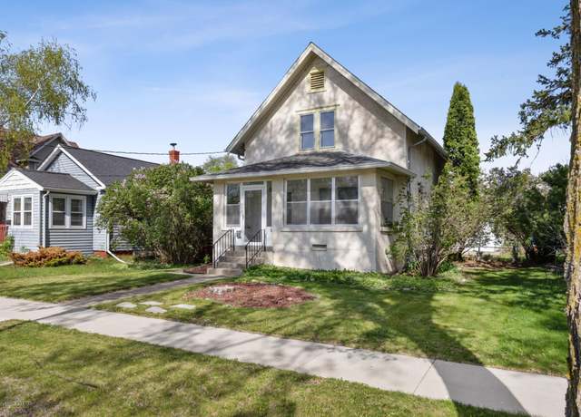 Property at 703 Oak St N, Fargo, ND 58102, 2 beds, 1 bath