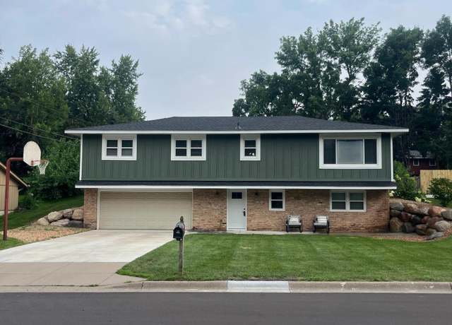 Property at 1307 20th St W, Hastings, MN 55033, 4 beds, 2 baths