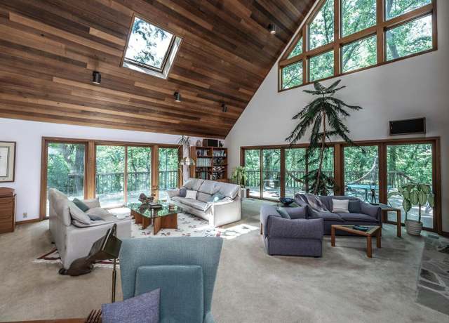 Property at 750 Mohican Ln, Mendota Heights, MN 55120, 3 beds, 4 baths