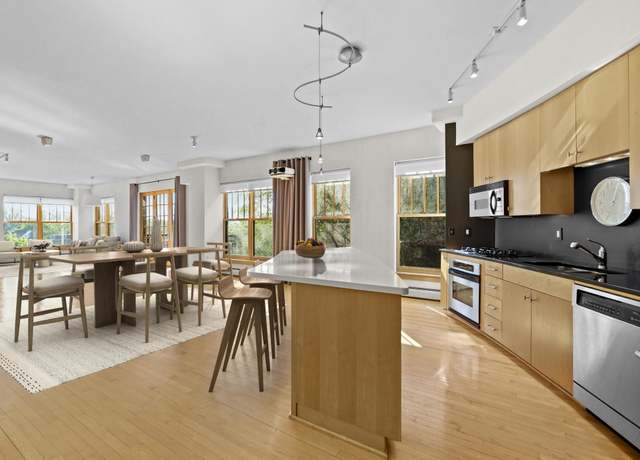 Property at 408 1st St N #403, Minneapolis, MN 55401, 2 beds, 2 baths