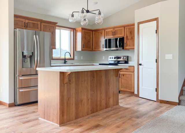 Property at 4658 9th St NE, Saint Cloud, MN 56304, 5 beds, 3 baths