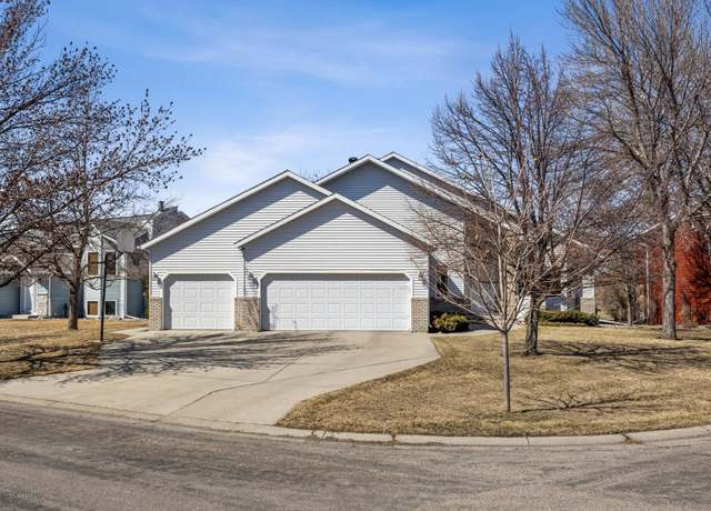 Property at 2903 29th St S, Moorhead, MN 56560, 4 beds, 3 baths