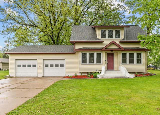 Property at 815 2nd Ave NW, Milaca, MN 56353, 3 beds, 3 baths