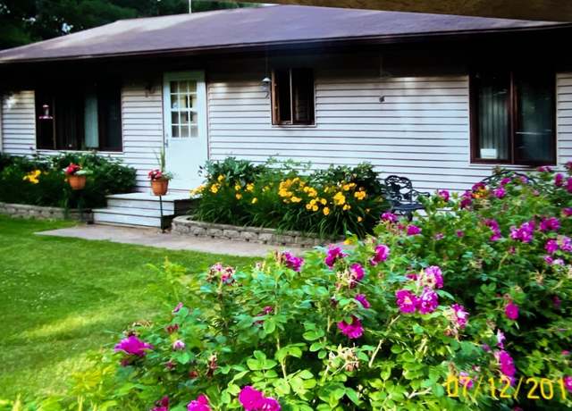 Property at 4821 Lazy Pine Rd, Moose Lake, MN 55767, 2 beds, 1 bath