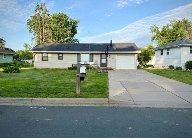 Property at 14896 Cimarron Ave W, Rosemount, MN 55068, 3 beds, 1 bath