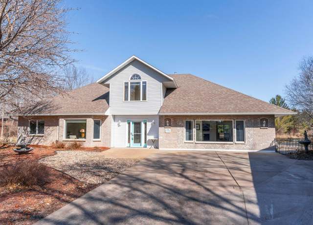 Property at 5110 NE River Rd, Sauk Rapids, MN 56379, 4 beds, 3 baths