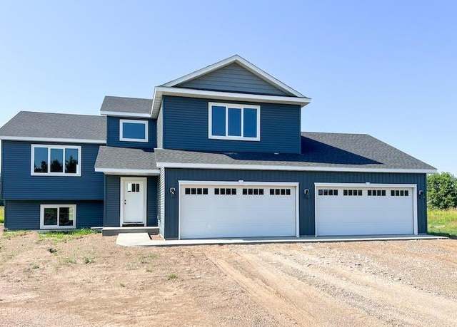 Property at 4670 9th St NE, Saint Cloud, MN 56304, 5 beds, 3 baths