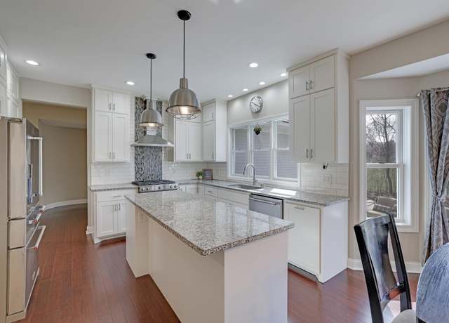Property at 865 Bayside Ln, Minnetrista, MN 55364, 4 beds, 4 baths