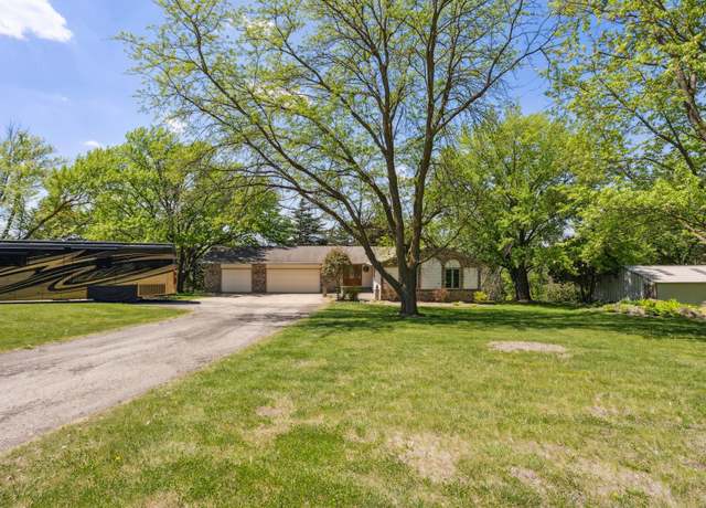 Property at 2820 150th St W, Shakopee, MN 55379, 3 beds, 3 baths