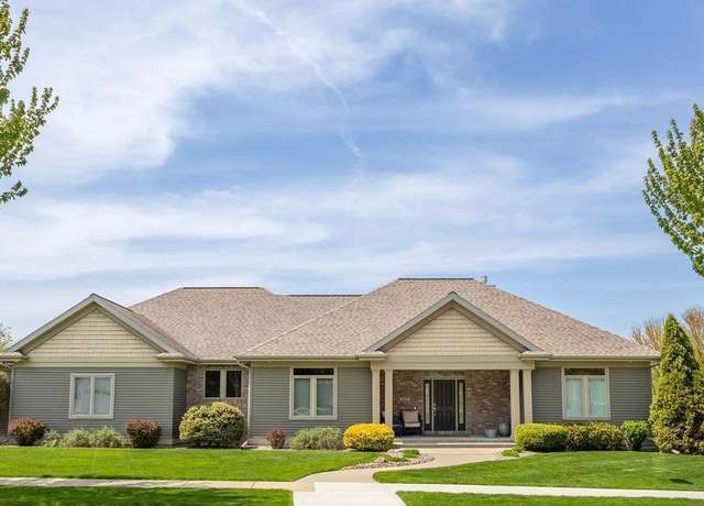 Property at 633 Stonebridge Ave, Onalaska, WI 54650, 4 beds, 3 baths