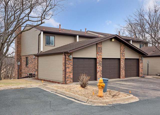 Property at 2436 Mendelssohn Ln N, Golden Valley, MN 55427, 2 beds, 3 baths