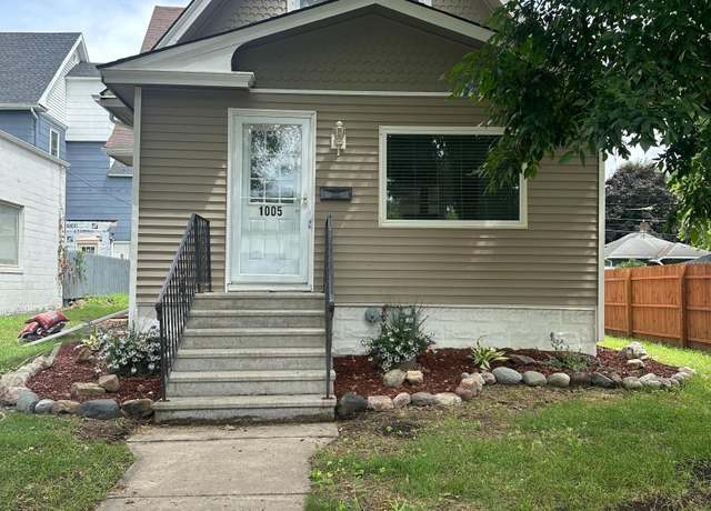 Property at 1005 S Broadway Ave, Albert Lea, MN 56007, 4 beds, 2 baths