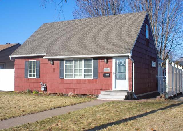 Property at 1114 6th Ave S, South Saint Paul, MN 55075, 3 beds, 2 baths