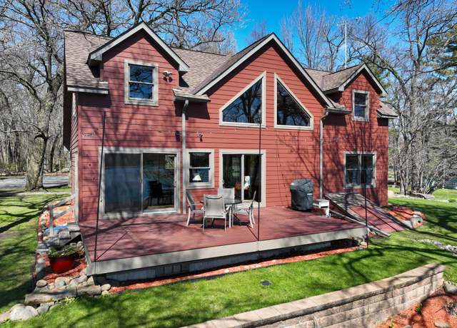 Property at 102 206th St, Alden Twp, WI 54026, 4 beds, 2 baths