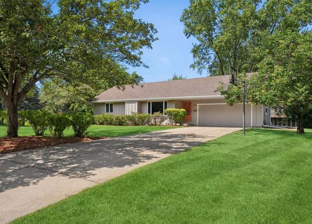 Property at 2801 Black Oaks Ln N, Plymouth, MN 55447, 4 beds, 2 baths