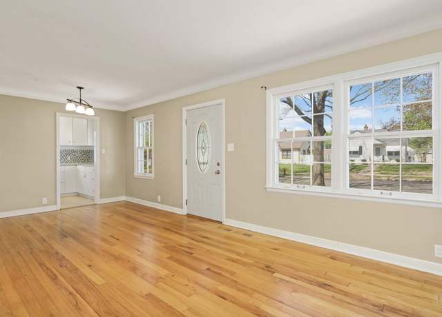Property at 1944 Nebraska Ave E, Saint Paul, MN 55119, 2 beds, 1 bath