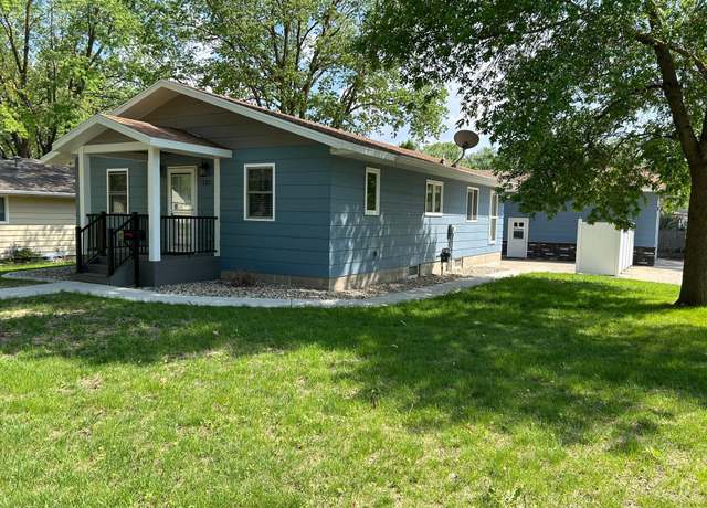Property at 132 College Ave NE, Hutchinson, MN 55350, 2 beds, 2 baths