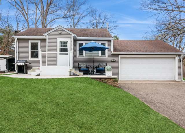 Property at 335 Hawthorne Rd, East Bethel, MN 55092, 2 beds, 2 baths
