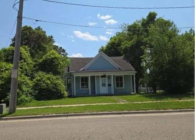 Property at 1019 Trott Ave SW, Willmar, MN 56201, 2 beds, 1 bath