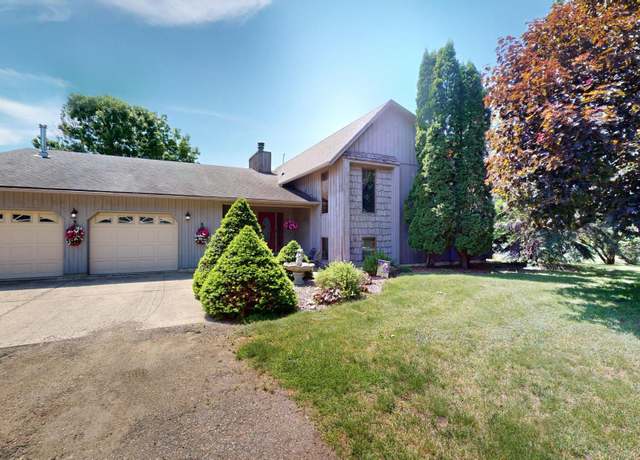 Property at 1650 Hammer Rd, Albert Lea, MN 56007, 4 beds, 3 baths