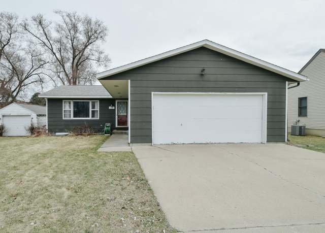 Property at 125 Charles Ave, Red Wing, MN 55066, 3 beds, 2 baths