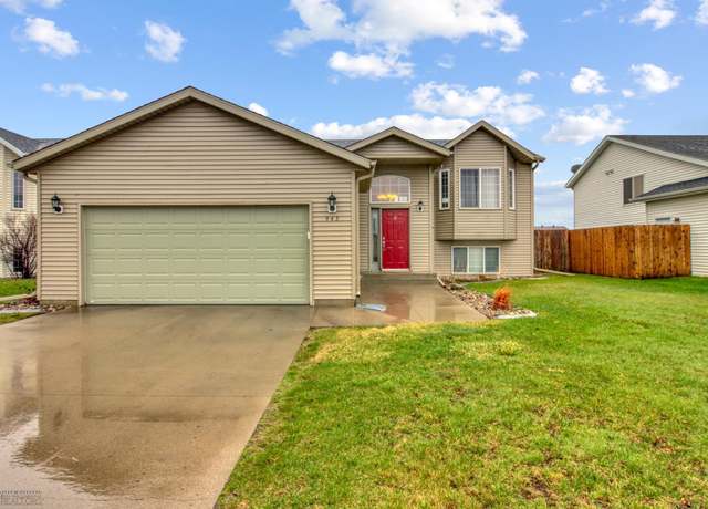 Property at 943 39 1/2 Ave W, West Fargo, ND 58078, 4 beds, 3 baths