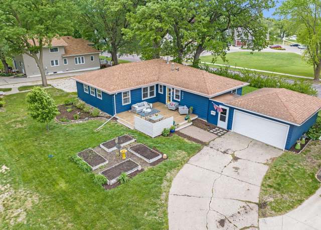 Property at 1312 Beach Pl, Fairmont, MN 56031, 3 beds, 3 baths