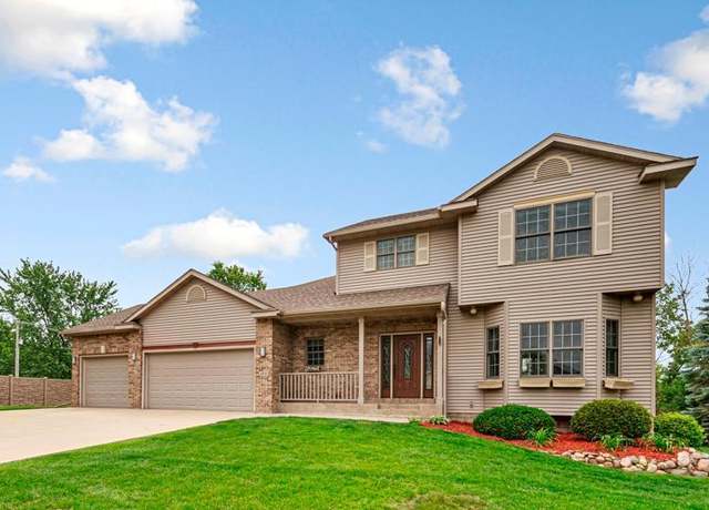Property at 1830 Whitetail Run Pl NE, Owatonna, MN 55060, 5 beds, 4 baths