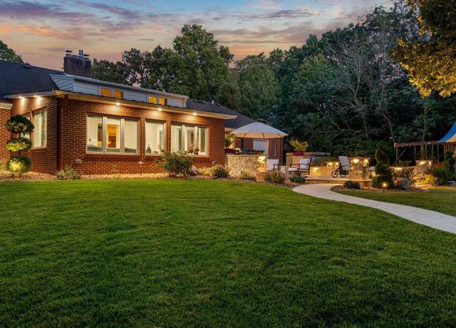 Property at 301 22nd St NW, Austin, MN 55912, 5 beds, 5 baths