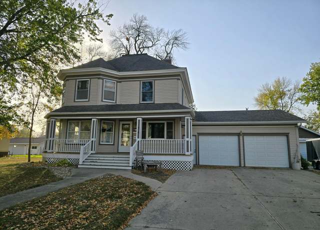 Property at 516 5th Ave SE, Pipestone, MN 56164, 3 beds, 3 baths
