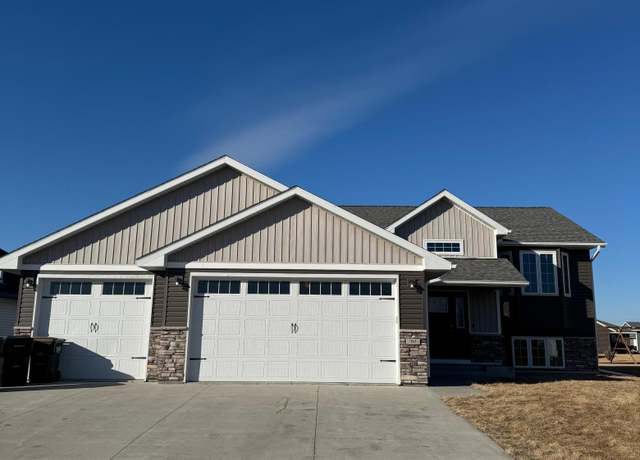 Property at 117 Eau Claire Ave SE, Hutchinson, MN 55350, 5 beds, 2 baths