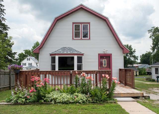 Property at 304 Pearl St, Spring Valley, MN 55975, 3 beds, 1 bath