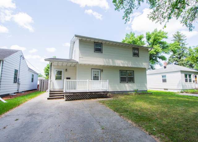 Property at 1618 10th St N, Fargo, ND 58102, 6 beds, 3 baths