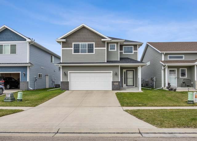 Property at 2752 11th St W, West Fargo, ND 58078, 3 beds, 3 baths