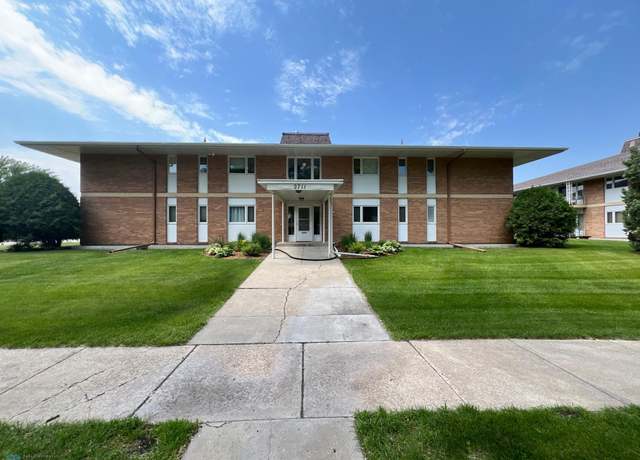 Property at 2711 12th St S Unit A2, Fargo, ND 58103, 3 beds, 2 baths