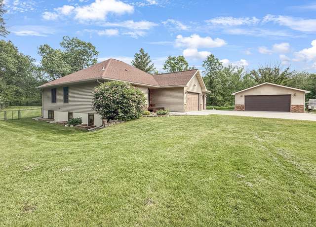 Property at 9699 Oak View Ct NE, Bemidji, MN 56601, 4 beds, 3 baths