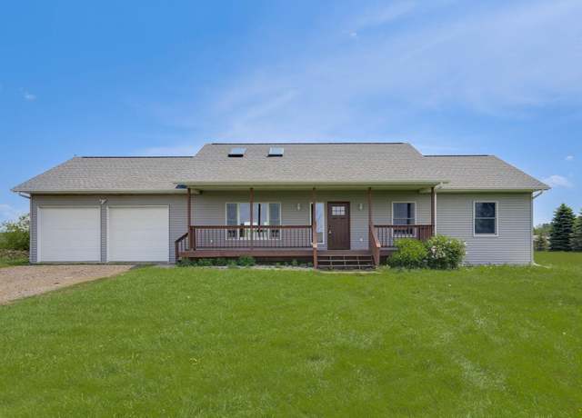Property at 2211 127th St, New Richmond, WI 54017, 4 beds, 3 baths