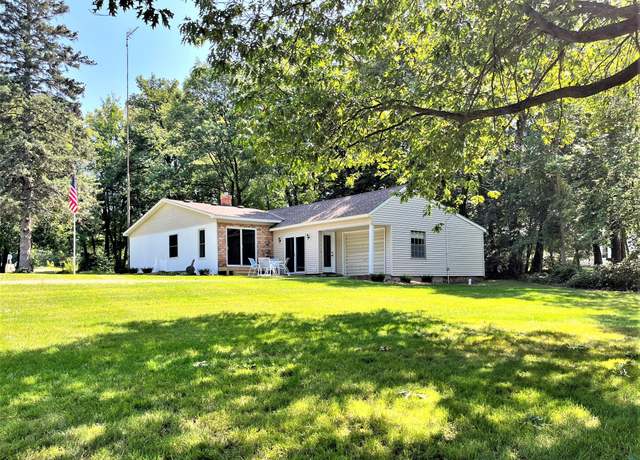 Property at 10007 Alcott Dr, Sauk Centre, MN 56378, 2 beds, 1 bath