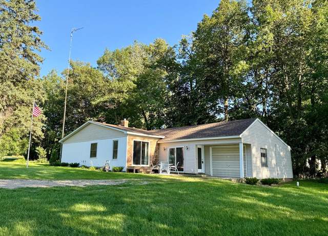 Property at 10007 Alcott Dr, Sauk Centre, MN 56378, 2 beds, 1 bath