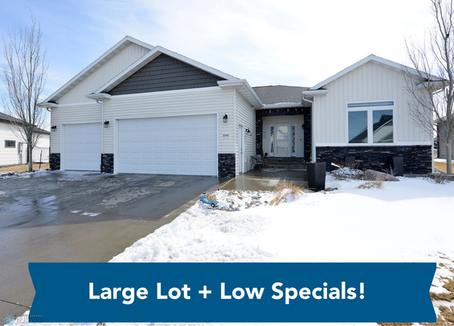 Property at 1045 Wildflower Ln W, Fargo, ND 58078, 5 beds, 4 baths