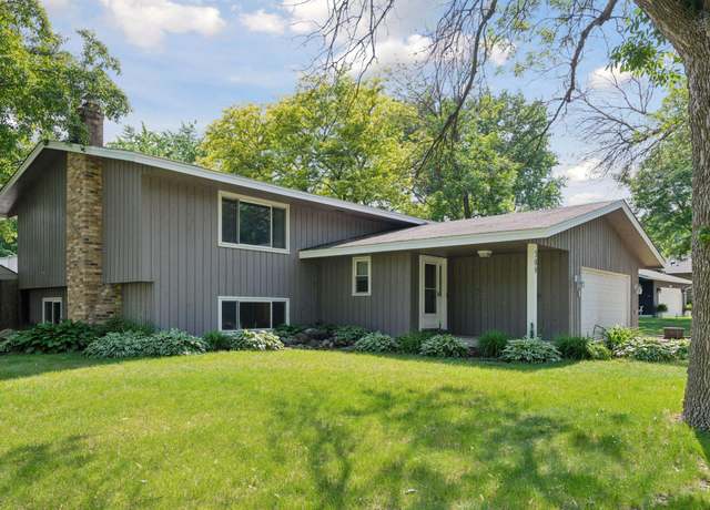 Property at 509 Del Rio Dr, Chanhassen, MN 55317, 4 beds, 2 baths