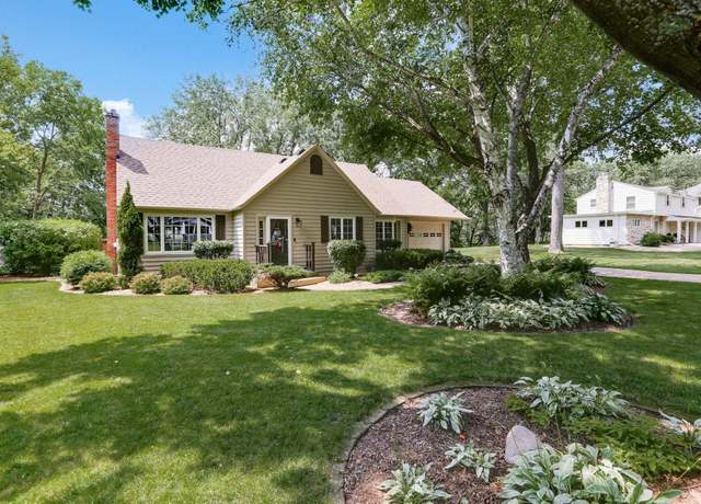 Property at 2657 Valley View Ln, New Brighton, MN 55112, 3 beds, 3 baths