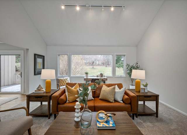 Property at 5721 Duncan Ln, Edina, MN 55436, 3 beds, 3 baths