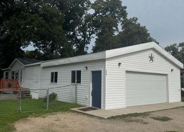 Property at 11 Horseshoe Bnd, Horace, ND 58047, 3 beds, 2 baths