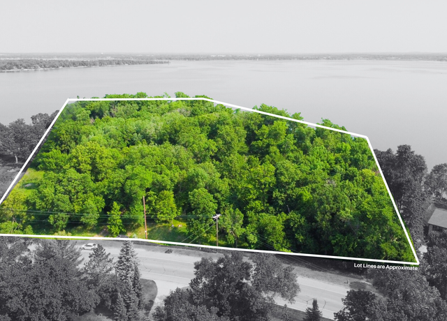 Property at 798 S Shore Dr, Detroit Lakes, MN 56501