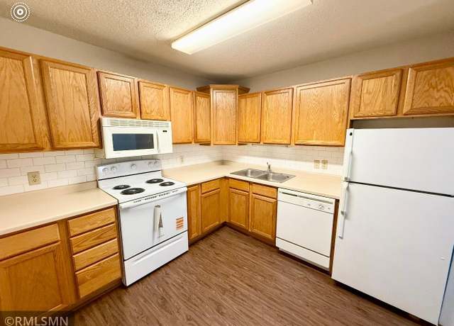 Property at 58 E 13th St, Waconia, MN 55387, 2 beds, 1 bath